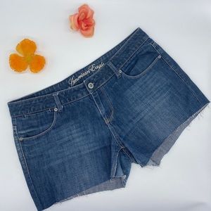 Ladies American Eagle Short Size 14 Denim Jean